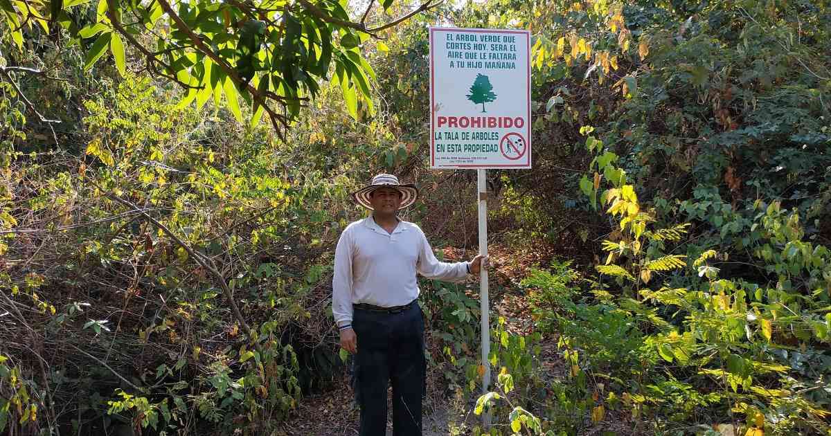 Un hijo del Valle que defiende el bosque seco tropical