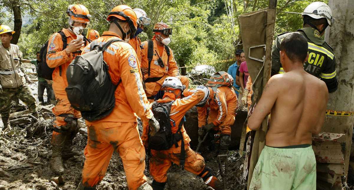 Buscan Sobrevivientes Tras Avalancha En Salgar Antioquia