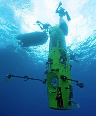 James Cameron quiere bajar en este submarino al punto más profundo del mar