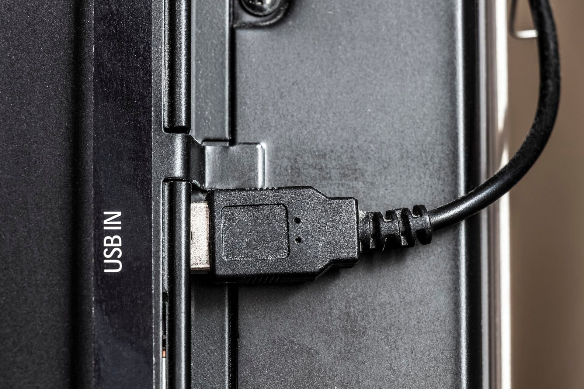 Para qué sirven los puertos USB y HDMI de tu televisor? Trucos para  sacarles el máximo provecho