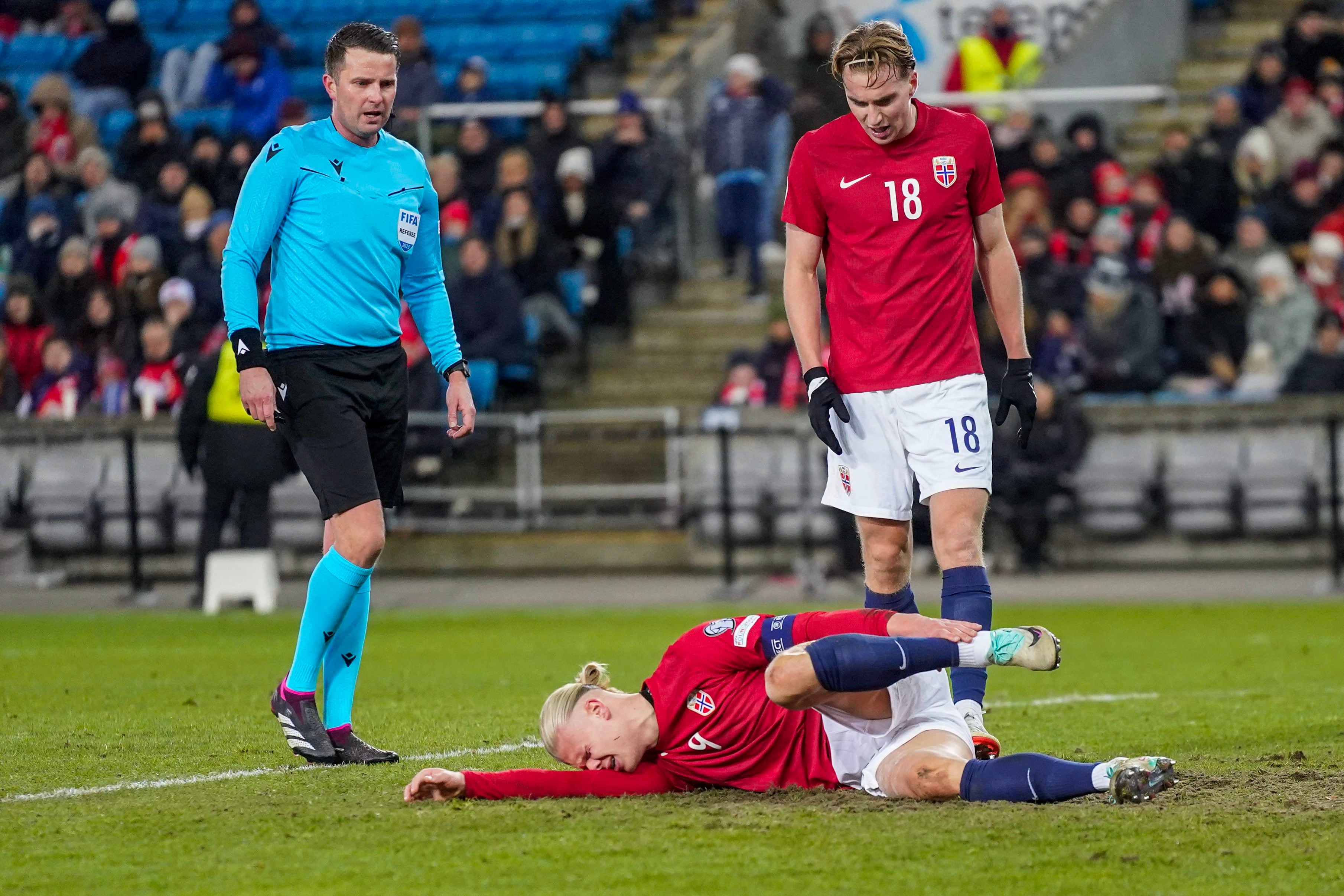 Técnico tira Haaland, e Noruega sofre virada da Escócia em dois minutos