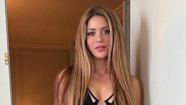 De sexy vaquerita, Shakira tumba con 'El Jefe', su nueva canción