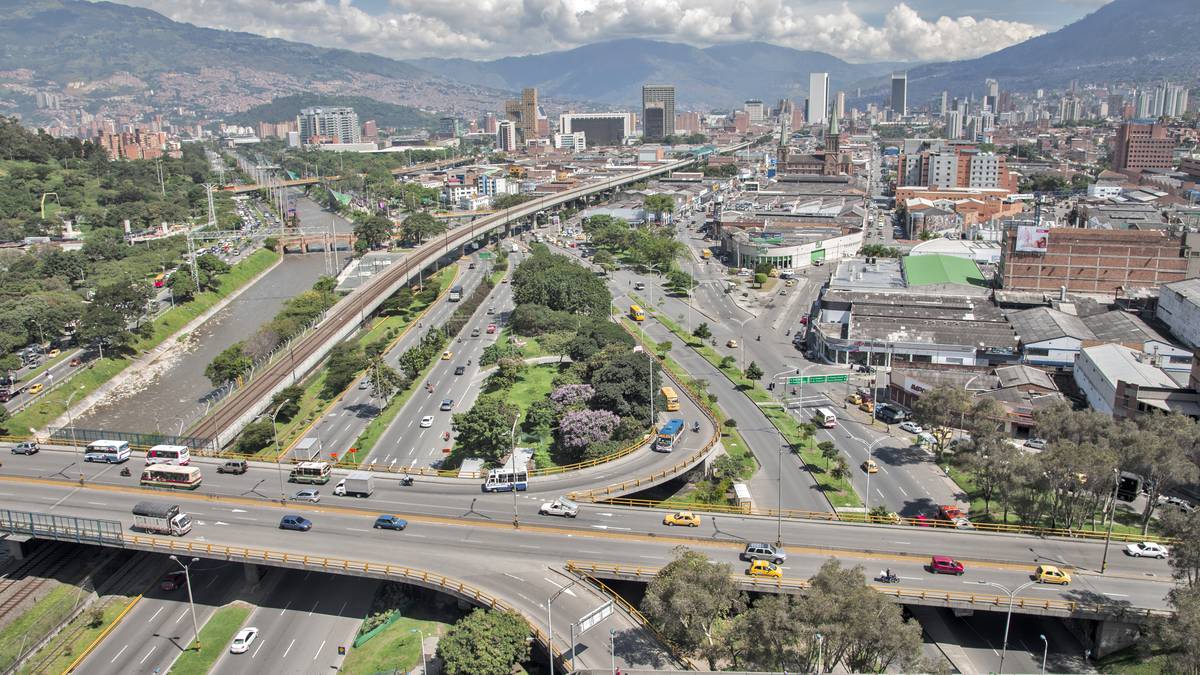 Pico Y Cedula En Medellin Para Este 6 De Abril Consulte Como Funcionara La Medida Este Martes