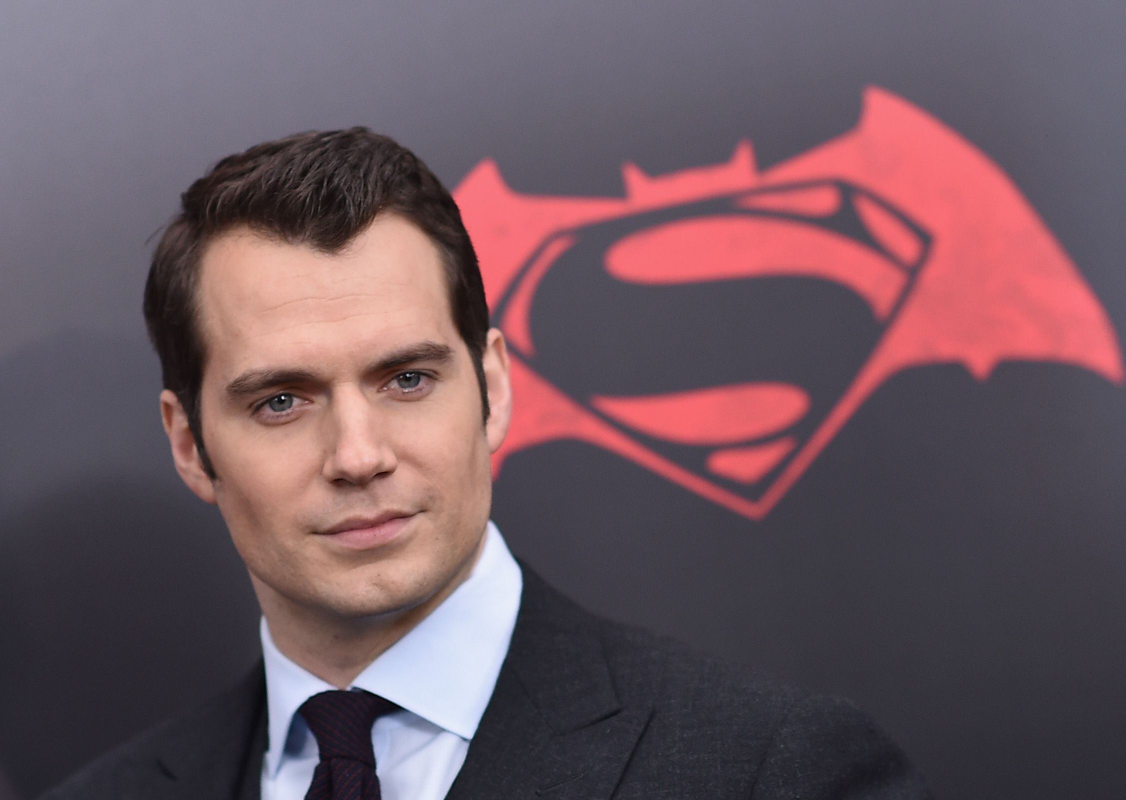 Henry Cavill as Man of Steel  Personajes de superman, Chicos famosos,  Hombre de acero