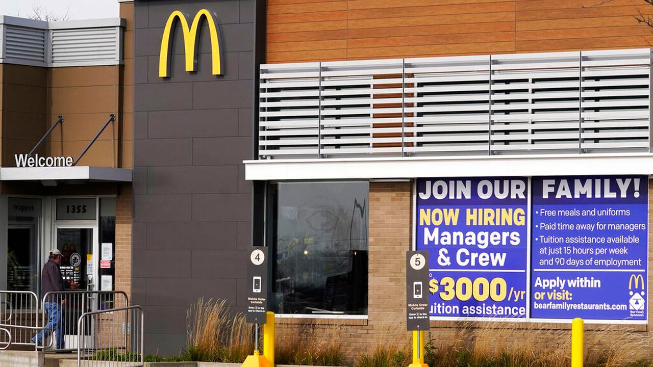 McDonald's despediría a cientos de empleadas para reinventar su modelo de  negocio