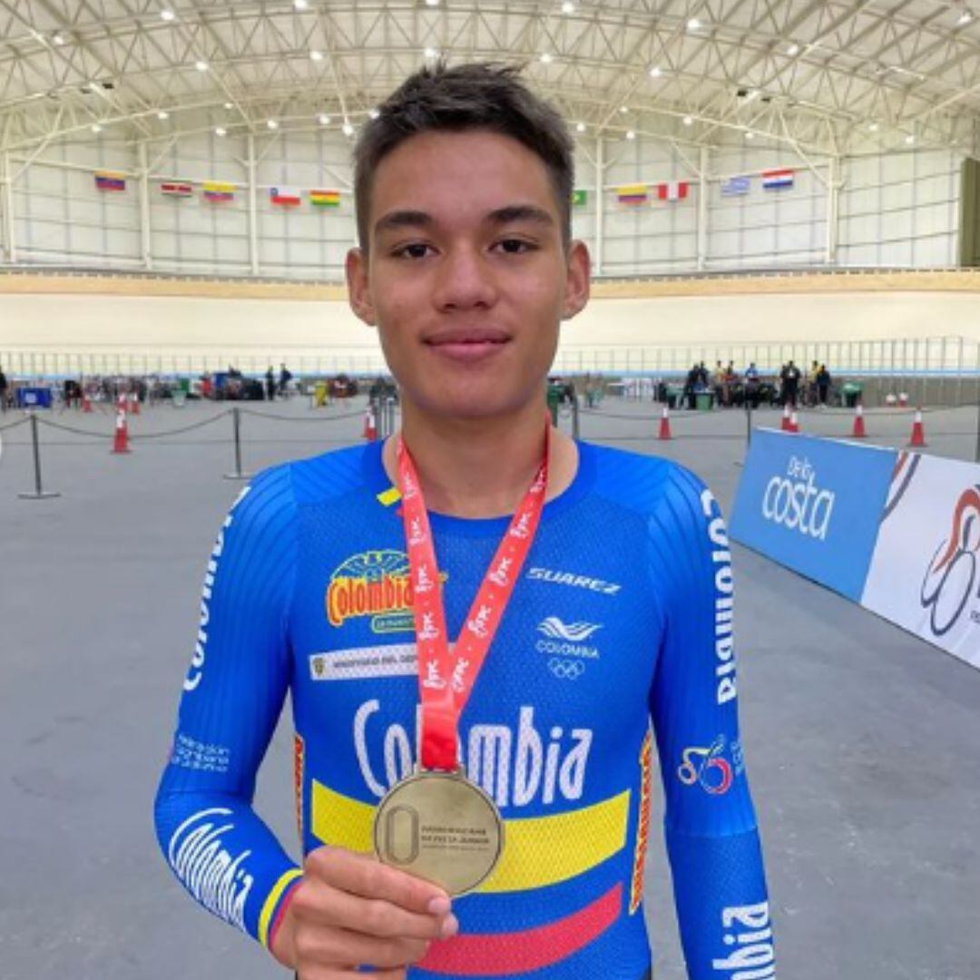 Jorge Marín es un destacado ciclista juvenil colombiano.