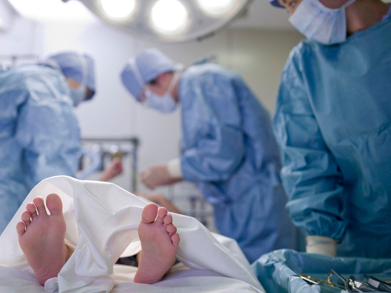 Un niño acude al hospital tras introducirse 31 bolas magnéticas en el pene  mientras exploraba su anatomía
