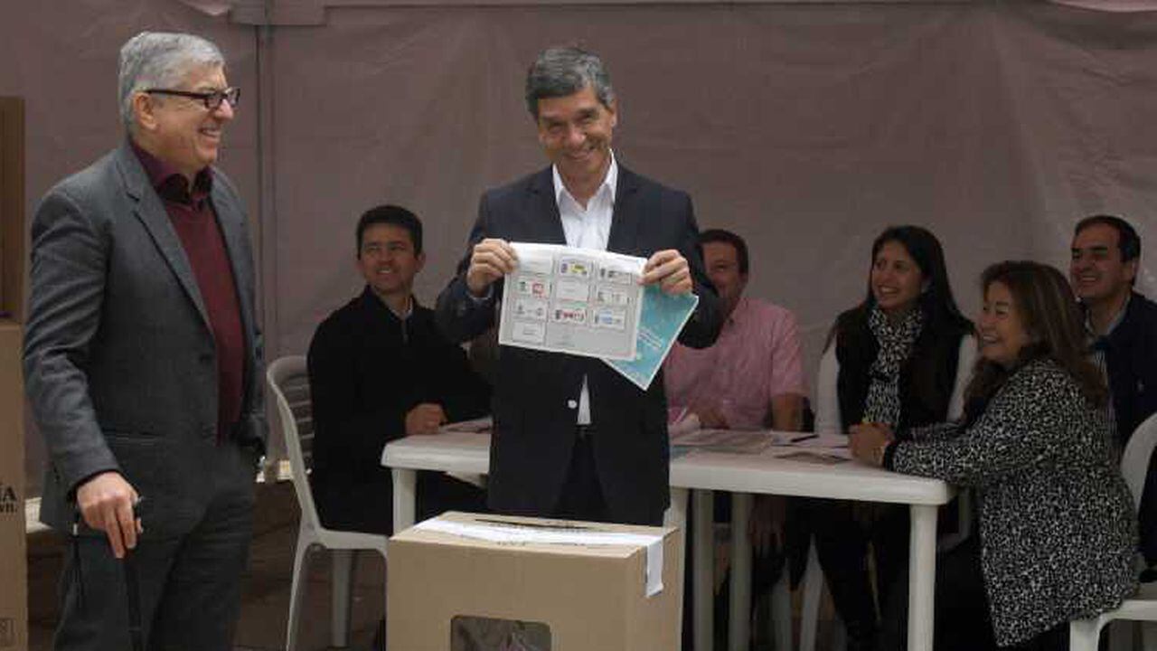 Rafael Pardo El Primer Candidato De Bogotá En Votar