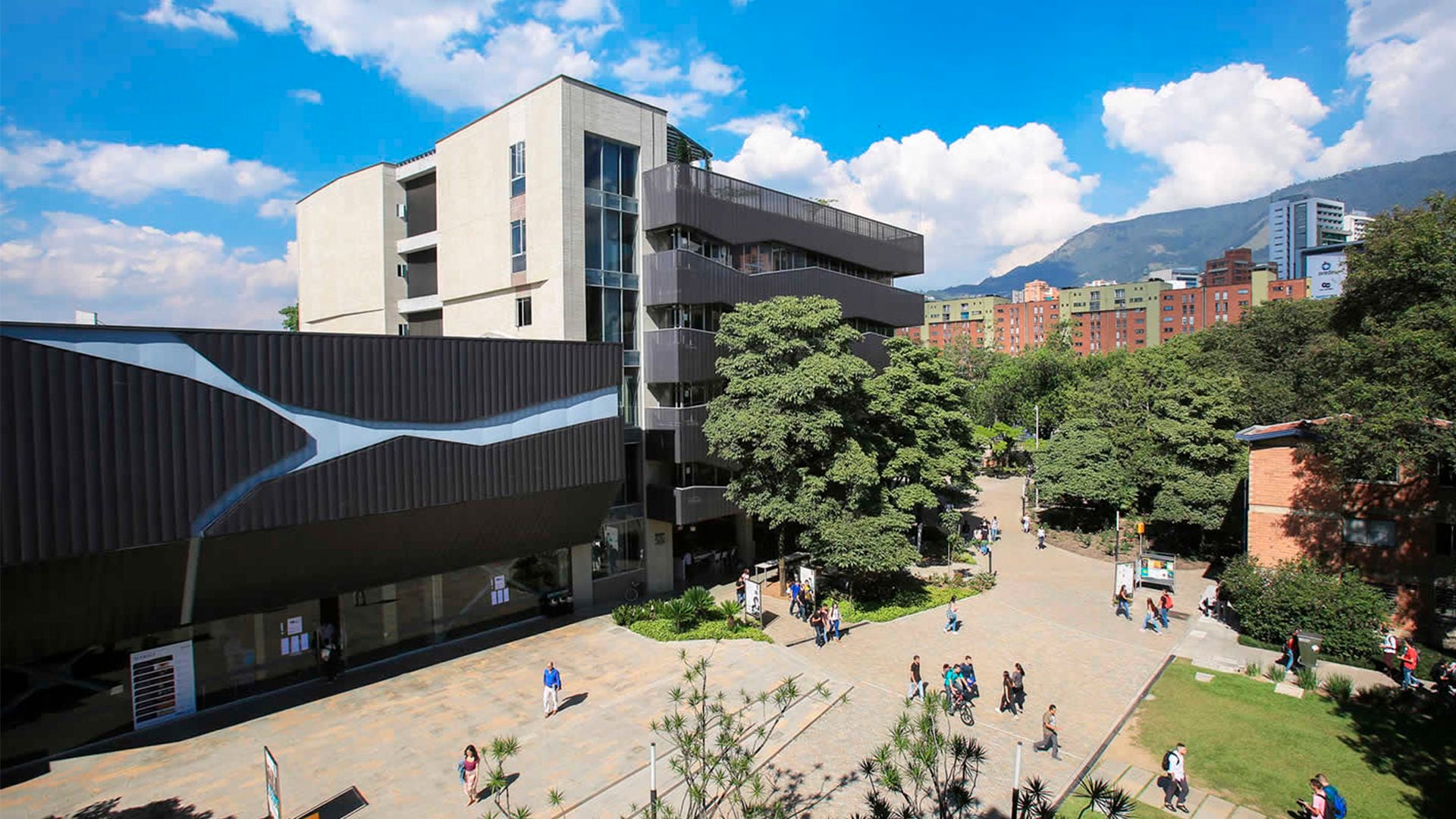 Polémica: graban video sexual en la biblioteca de la universidad EAFIT y lo  publican en redes. Esta es la historia.