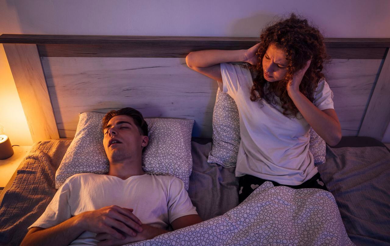 7 trucos infalibles que lo ayudarán a dejar de roncar por las noches -  Salud 
