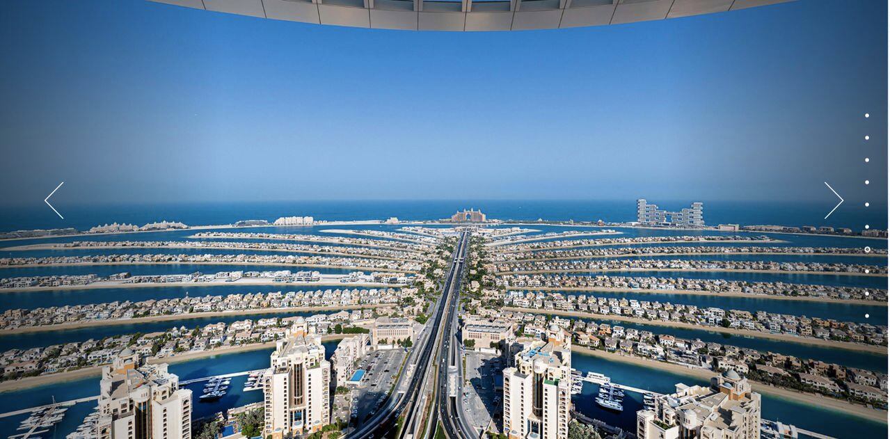 La vista desde la piscina Aura Skypool es de 360ª y se pueden ver los lugares más emblemáticos de Dubai