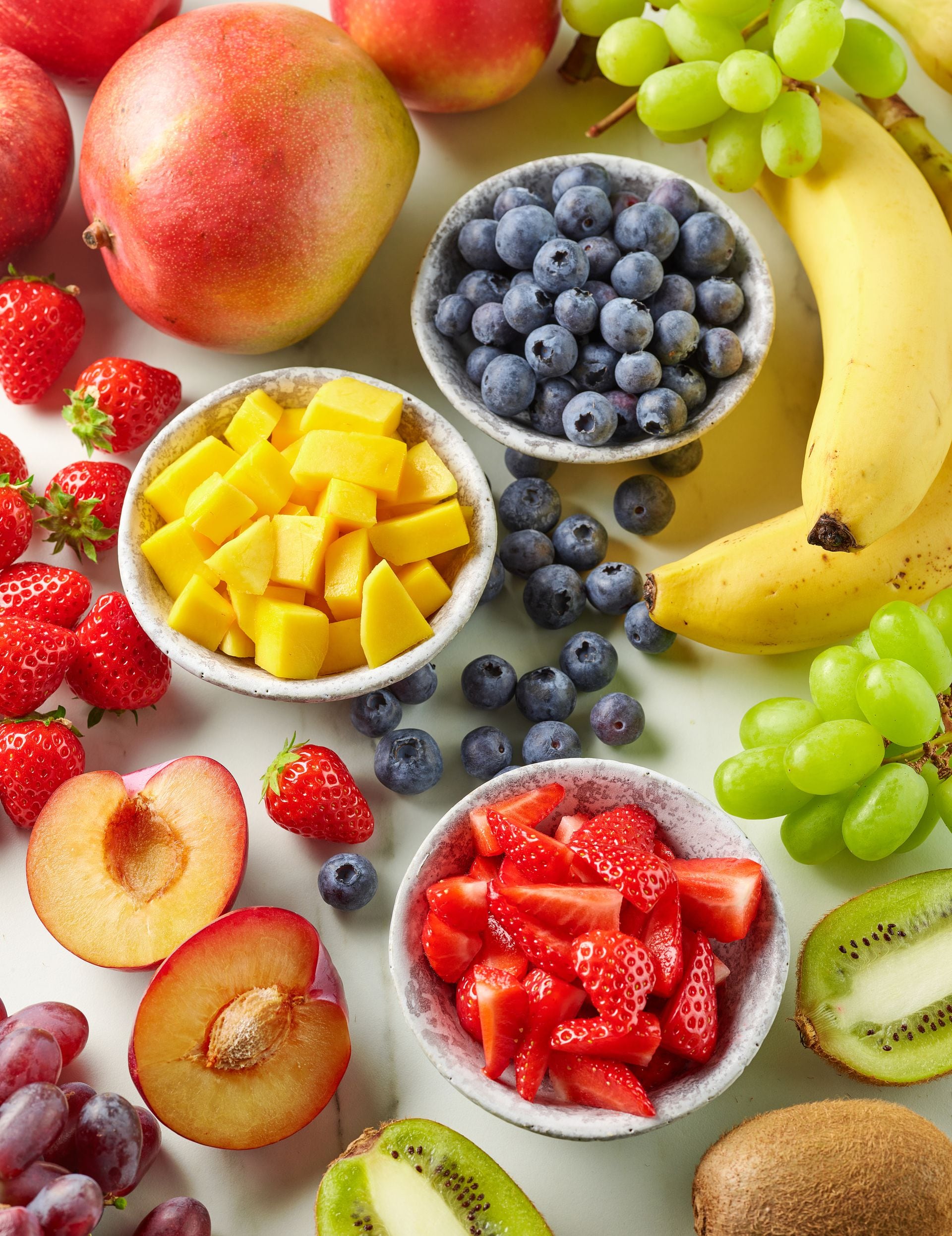 Revelan en qué momentos se debe comer fruta para bajar de peso