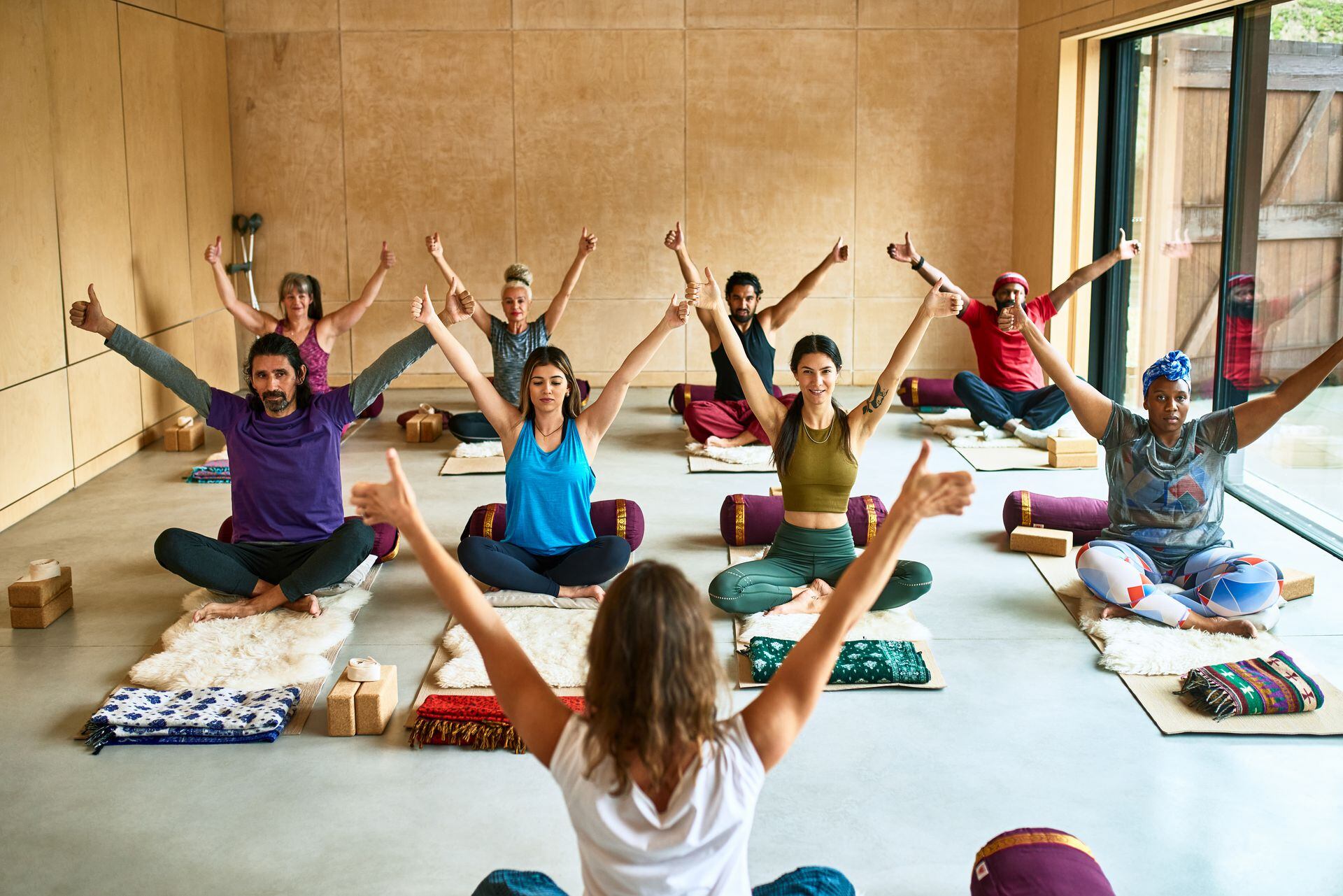Posturas básicas de yoga y sus beneficios