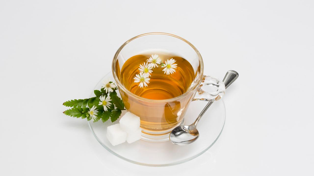 Cómo preparar el té de manzanilla para desinflamar?