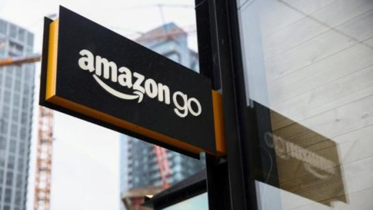 Las tiendas Amazon Go usan inteligencia artificial para operar sin trabajadores humanos.