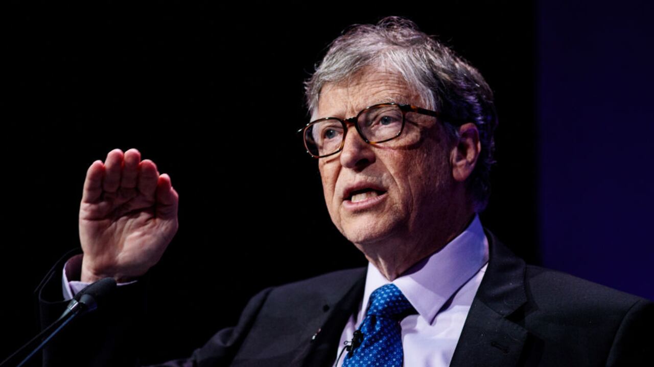 Bill Gates expresa su preocupación legítima por los efectos de la inteligencia artificial y destaca la importancia de reconocer los riesgos reales.