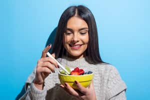 El consumo de frutas es fundamental en una dieta saludable.