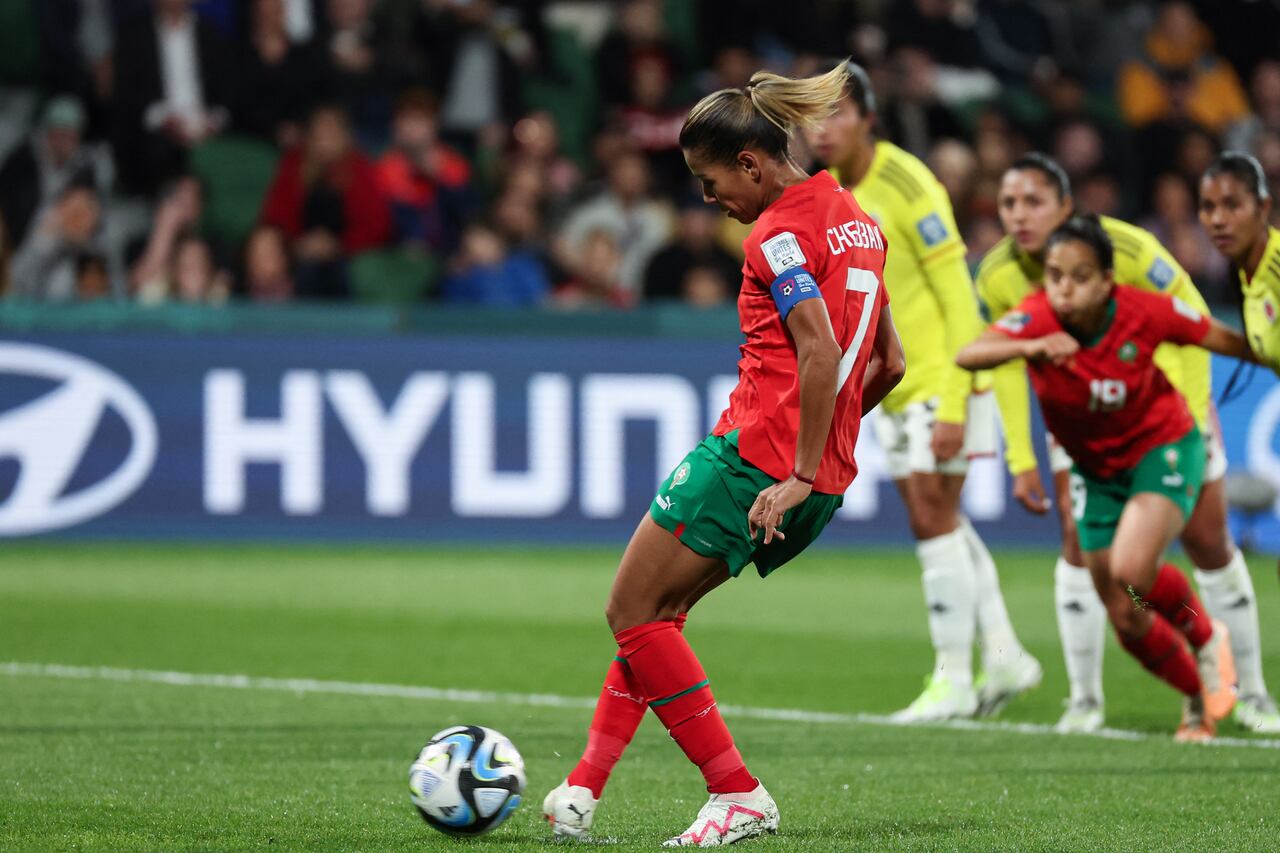 Morocco's forward #07 Ghizlane Chebbak attempts to convert a penalty during the Australia and New Zealand 2023 Women's World Cup Group H football match between Morocco and Colombia at Perth Rectangular Stadium in Perth on August 3, 2023. (Photo by Colin MURTY / AFP)