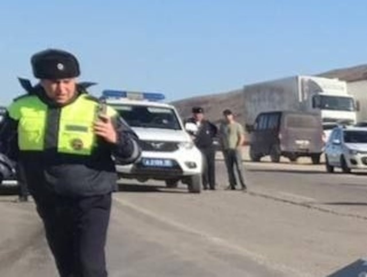 Policía en Daguestán, Rusia, atiende la situación tras un ataque terrorista