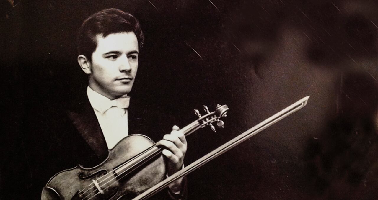 El violinista  Carlos Villa.
