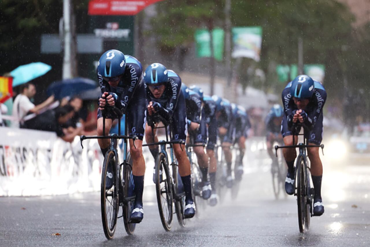 La primera etapa de la Vuelta estuvo marcada por la lluvia.