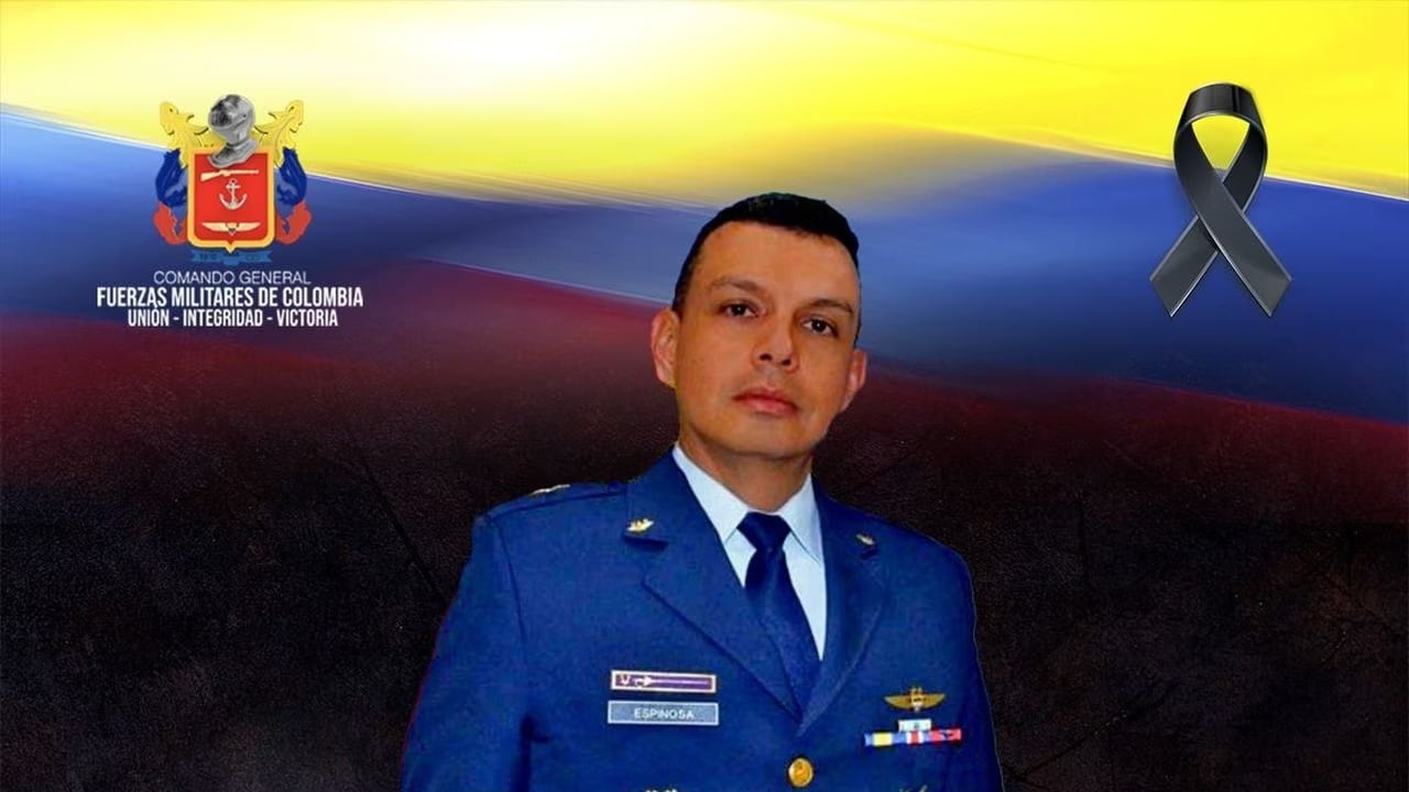 Coronel Mario Andrés Espinosa falleció el choque de las aeronaves.