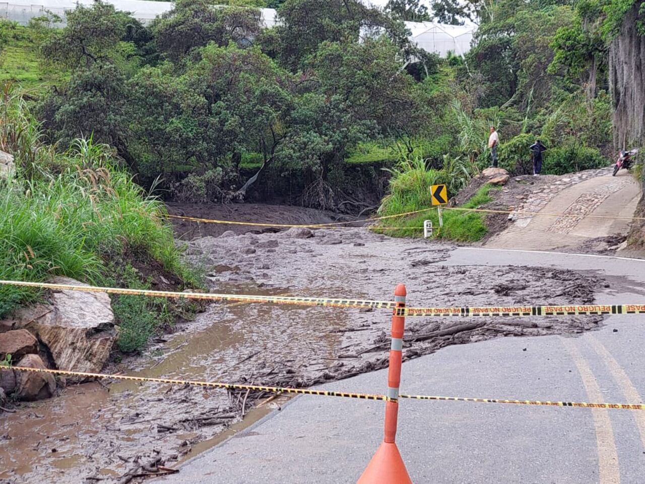 En Málaga tres puentes quedaron afectados.