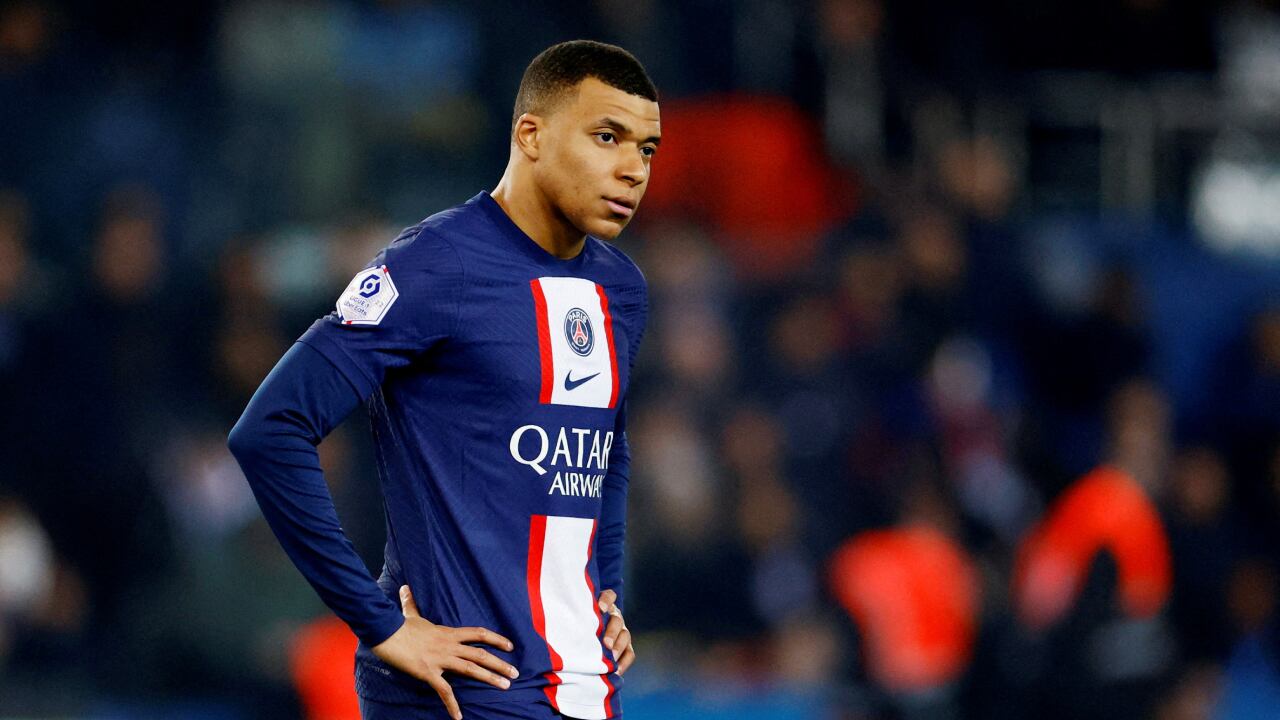 FILE PHOTO: Soccer Football - Ligue 1 - Paris St Germain v Olympique Lyonnais - Parc des Princes, Paris, France - April 2, 2023 Paris St Germain's Kylian Mbappe looks dejected after the match REUTERS/Sarah Meyssonnier/File Photo