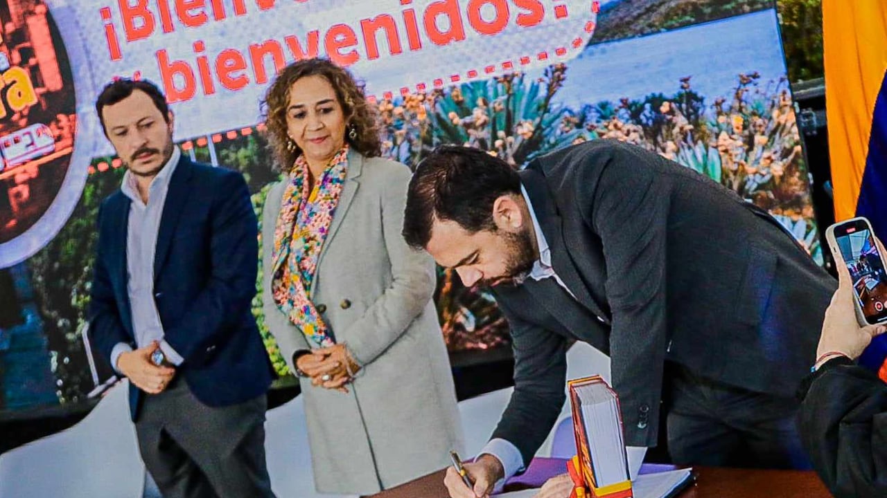 El alcalde Carlos Fernando Galán sancionó el Plan de Desarrollo de Bogotá
