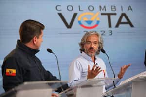 Juan Daniel Oviedo 
Candidato con toda por Bogotá