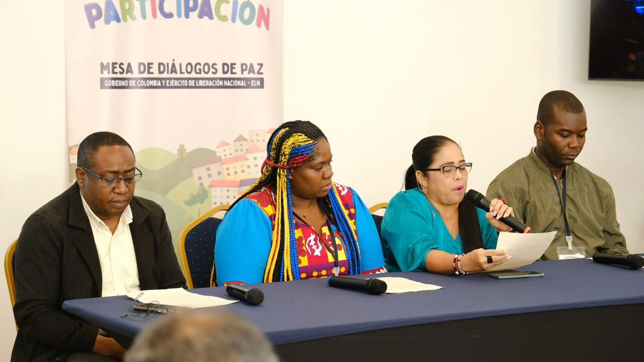 Representantes de las víctimas Leyner Palacios, Yolanda Perea, Rocío Campos y Blesney Mosquera.