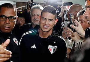 James Rodríguez en su llegada a Sao Paulo.