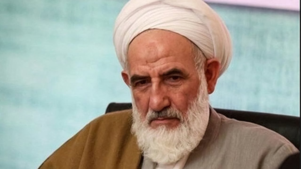 Esta imagen sin fecha publicada el 26 de abril de 2023 por la agencia de noticias Tasnim muestra al clérigo chiíta iraní, el ayatolá Abbas Ali, miembro de la Asamblea de Expertos que selecciona al líder supremo del país.