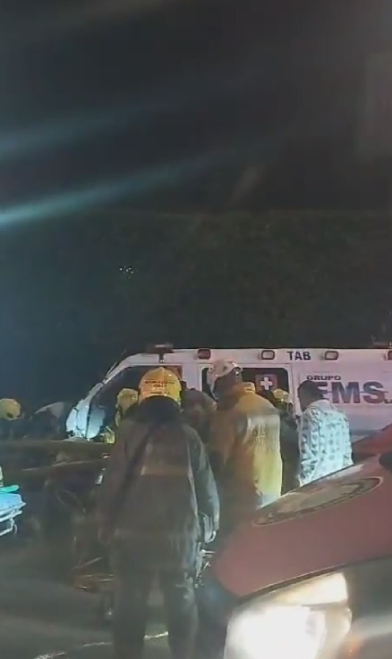 Ambulancia protagonizó aparatoso accidente en Cali.