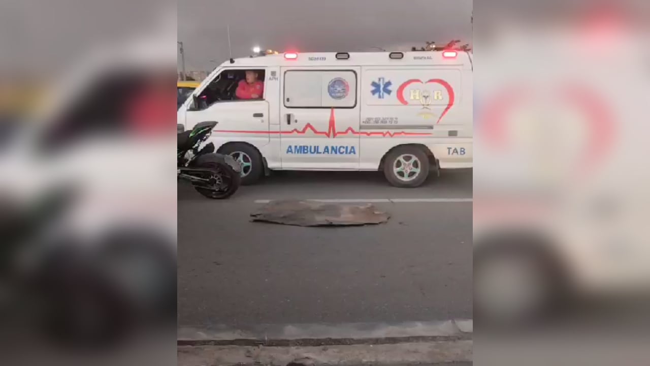 A pesar de que una ambulancia llegó al sitio, el conductor finalmente murió.