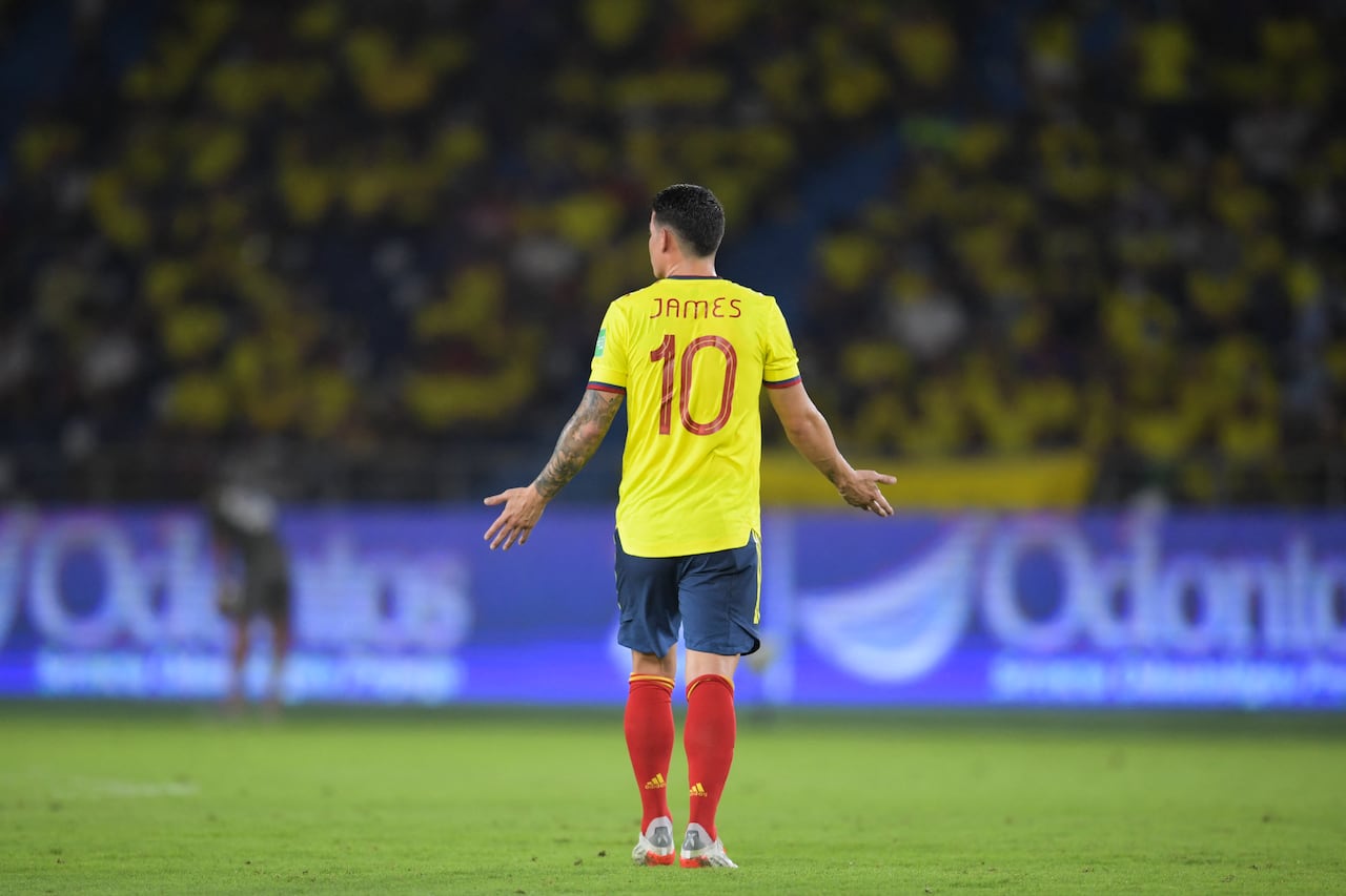 Colombia's James Rodriguez gestures during the South American qualification football match for the FIFA World Cup Qatar 2022 against Paraguay, at the Roberto Melendez Metropolitan Stadium in Barranquilla, Colombia, on November 16, 2021. (Photo by Raul ARBOLEDA / AFP)