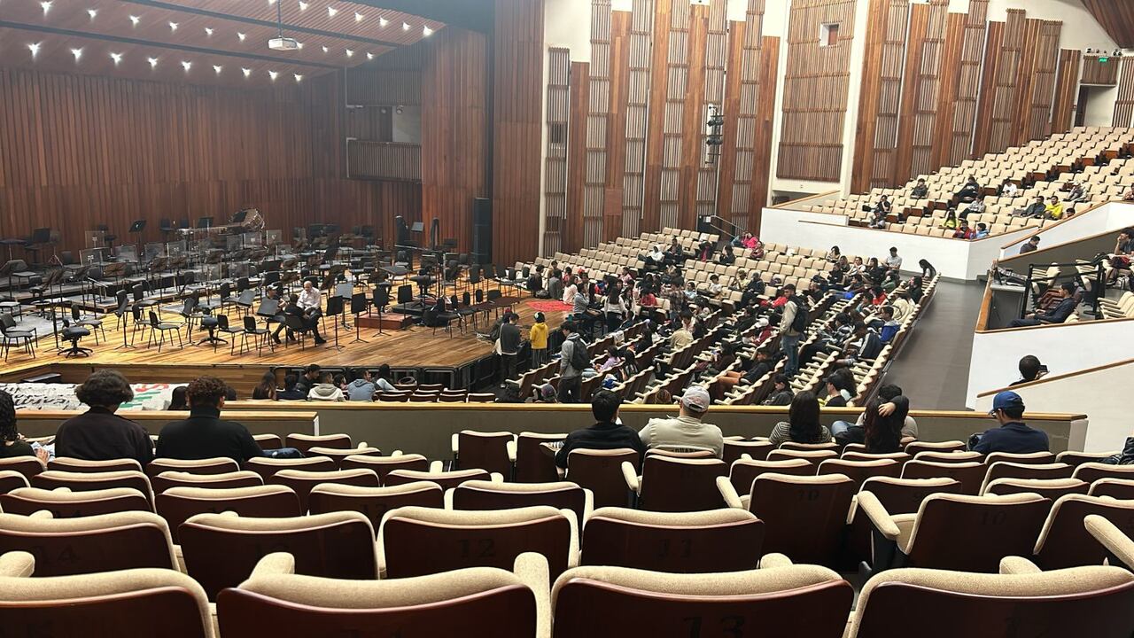 Reunión citada por el rector Leopoldo Múnera con estudiantes Universidad Nacional.