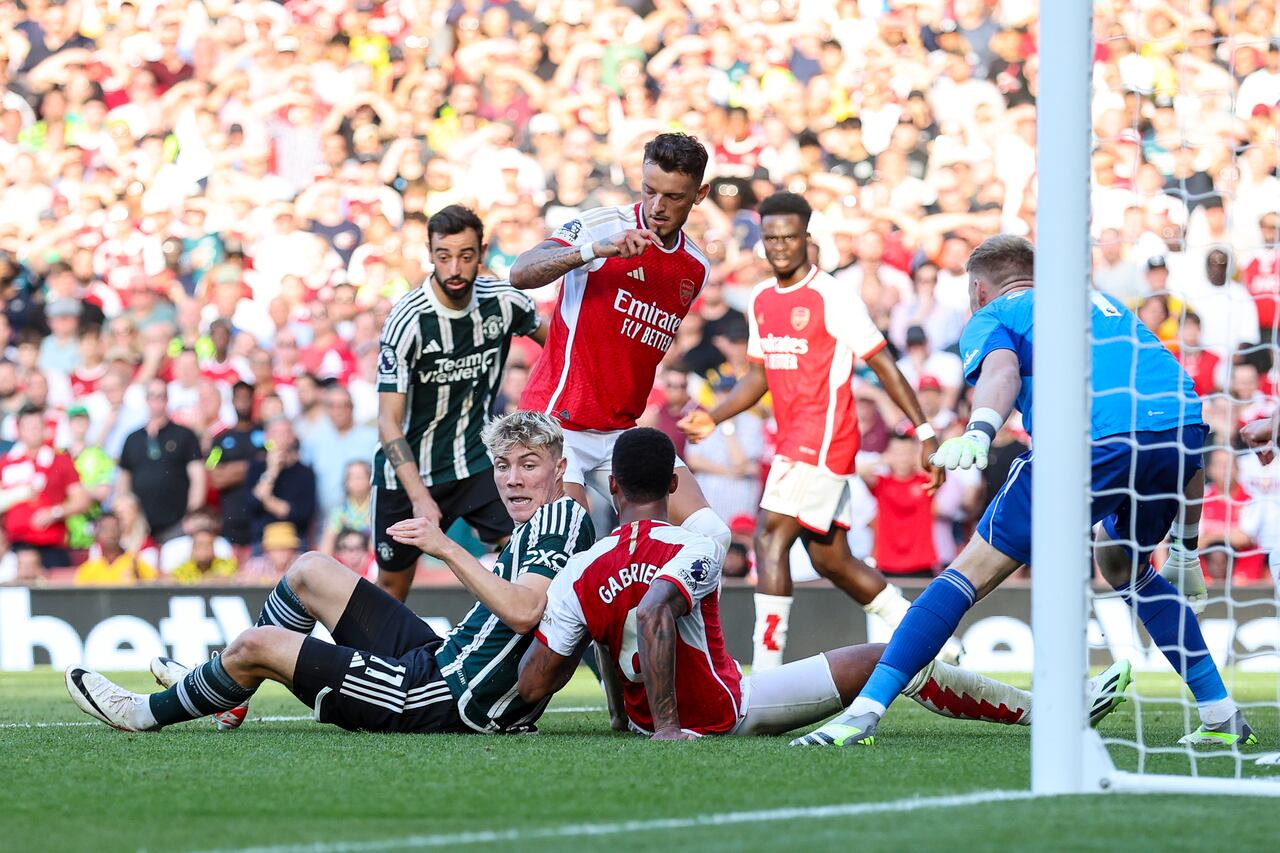 Arsenal FC v Manchester United - Premier League