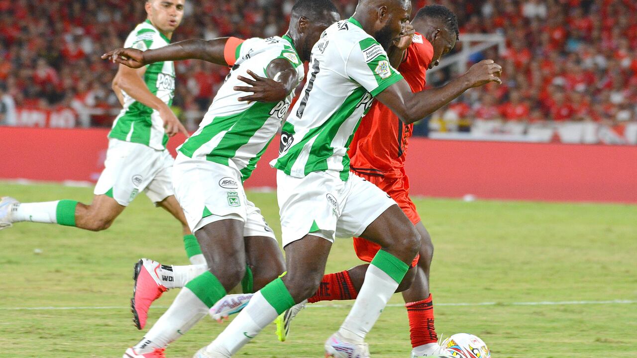 América de Cali perdió el duelo contra el Atletico Nacional 3 goles por 1 en el estadio Pascual Guerrero de Cali