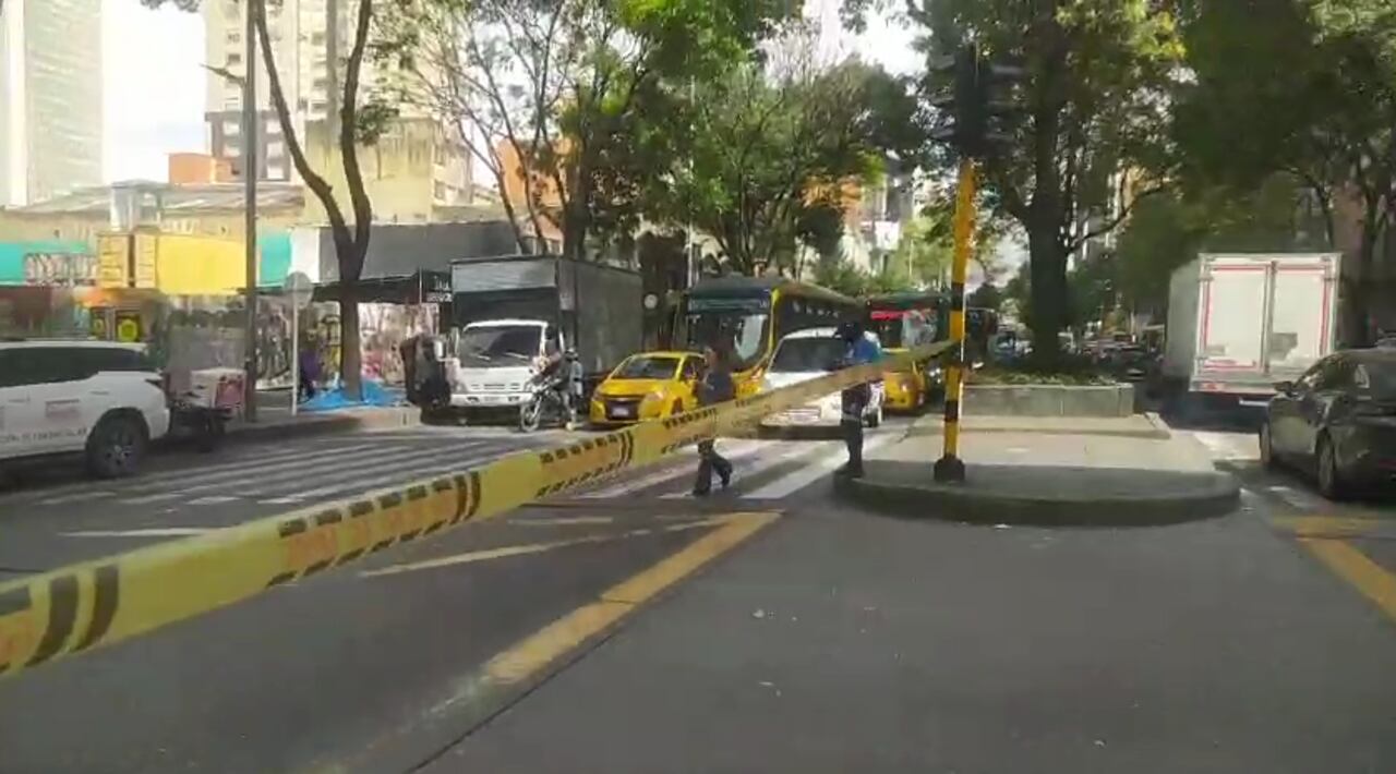 Tráfico en el centro de Bogotá tras la caída de una grúa.