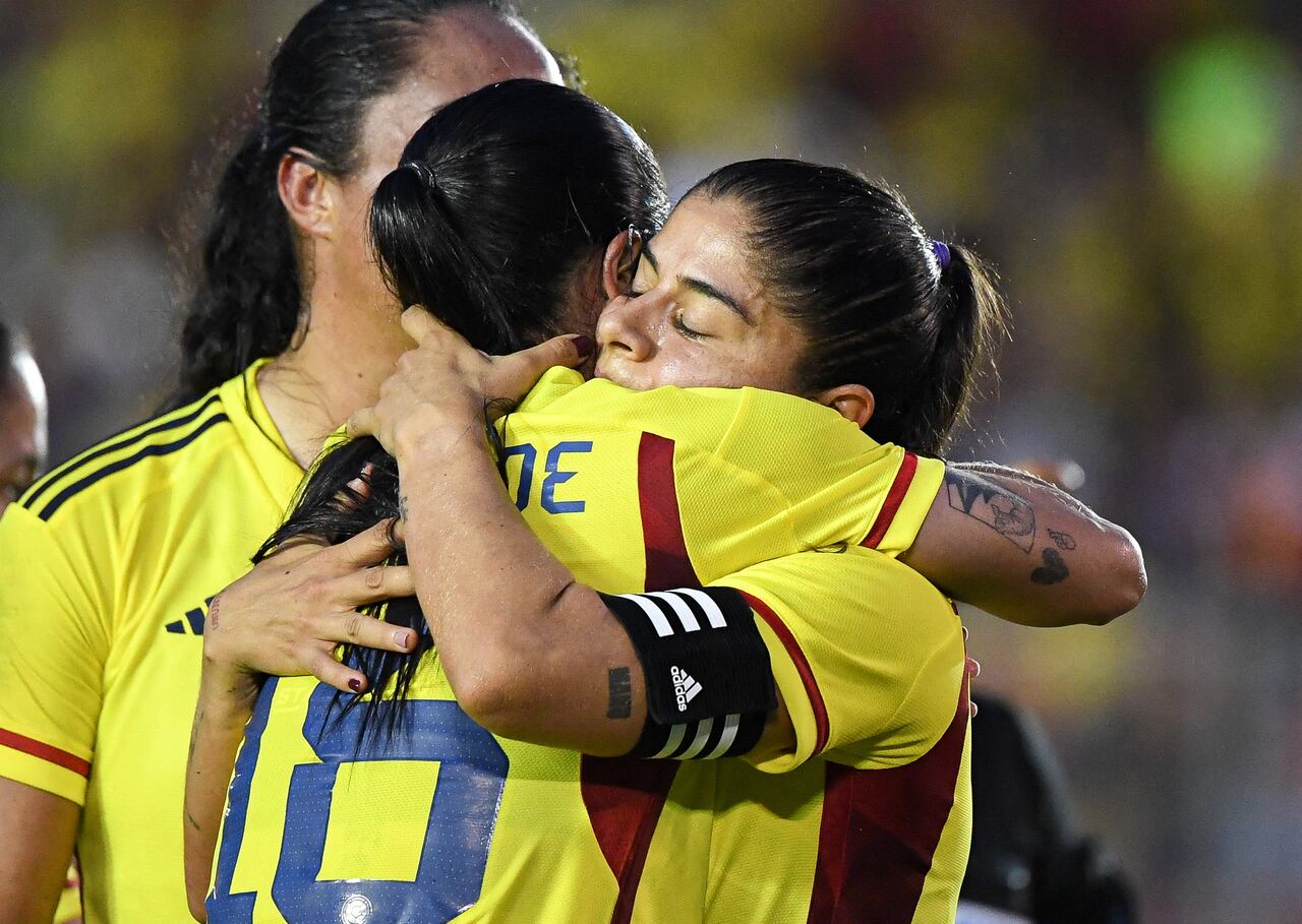 Colombia's Catalina Usme (R) celebrates with teammates after scoring against Panama during the friendly football match between Panama and Colombia, ahead of the upcoming FIFA Women's World Cup, at the Rommel Fernandez stadium in Panama City, Panama, on June 17, 2023. The FIFA Women's World Cup Australia & New Zealand 2023 will be held from July 20 to August 20, 2023. (Photo by ROBERTO CISNEROS / AFP)