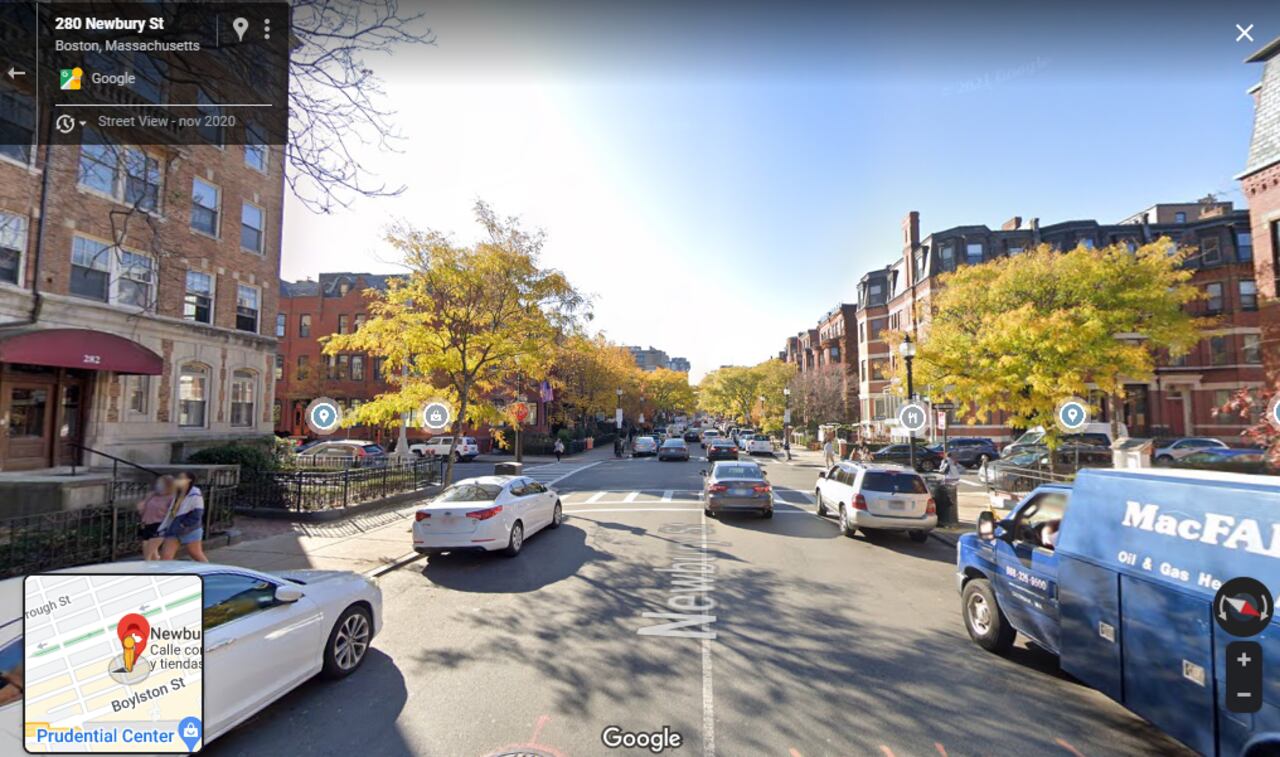 Newbury Street es una calle exclusiva con tiendas y restaurantes en Boston.