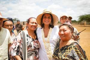 Ministra de Minas y Energía, Irene Vélez, en La Guajira.