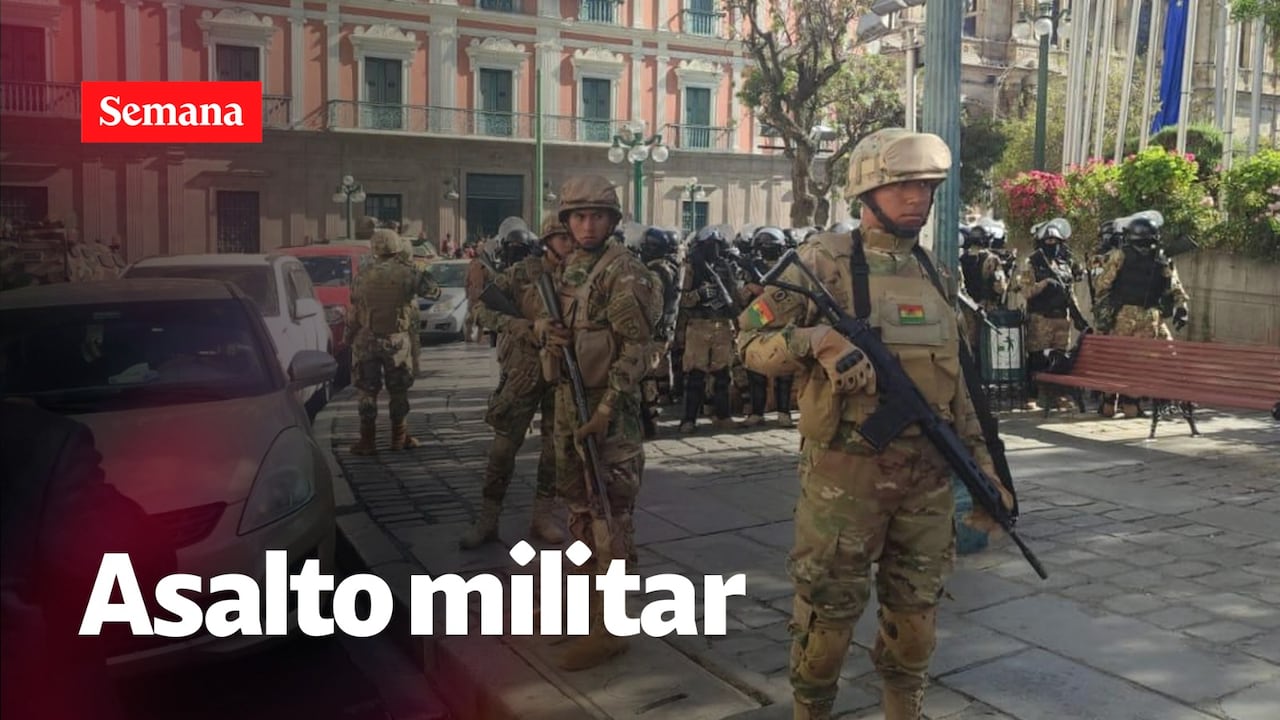 Miembros del Ejército se toman la plaza de Murillo en Bolivia