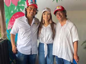 Nicolás Petro y su exesposa Day Vásquez junto con el presidente Gustavo Petro.