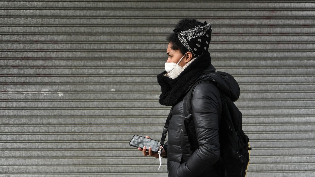 Una mujer con mascarilla en Viña del Mar
AGENCIAUNO / MIGUEL MOYA
(Foto de ARCHIVO)
31/8/2020