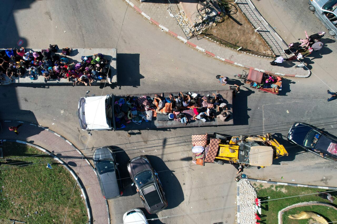 En la Cisjordania ocupada, el Ministerio de Salud palestino reportó que 16 palestinos fueron asesinados el viernes, lo que eleva a 51 el total de palestinos asesinados en la zona. Según la ONU, los ataques de colonos israelíes han aumentado desde el asalto de Hamas.