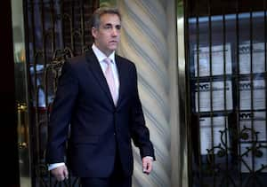 Michael Cohen, ex abogado del candidato presidencial republicano y ex presidente de Estados Unidos, Donald Trump, sale de su casa en Manhattan para testificar en el juicio penal de Trump por cargos de falsificación de registros comerciales para ocultar dinero pagado para silenciar a la estrella porno Stormy Daniels en 2016, en la ciudad de Nueva York. , EE.UU.