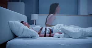 La parálisis del sueño es una alteración funcional en la que la persona pierde el control de los movimientos y del habla minutos después de conciliar el sueño.