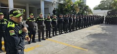 Hombres y mujeres encargados de la seguridad en Barranquilla.